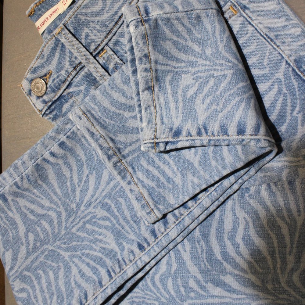 NEW Levi's 720 Zebra-Print High-Rise Super-Skinny Jeans Size 27 - Picture 5 of 16